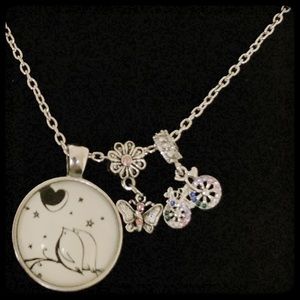 🆕✅ CHAIN NECKLACE WITH THREE CHARMS